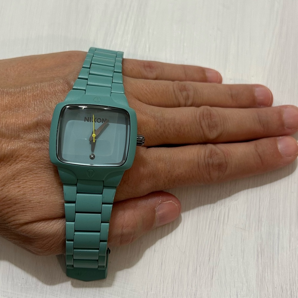 Nixon Watch - The Small Player